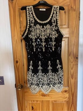Simply Couture Black tunic with Ivory and gold Embroidery